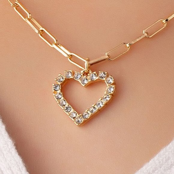 NEW 3 Layered Arrow, Faux Pearl, Rhinestone Heart Pendant Dainty Necklace Gold - Picture 6 of 8